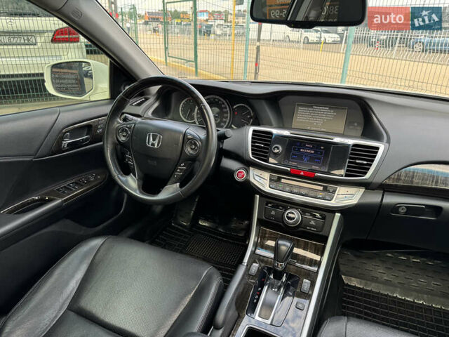 Белый Хонда Аккорд, объемом двигателя 3.5 л и пробегом 229 тыс. км за 16990 $, фото 37 на Automoto.ua