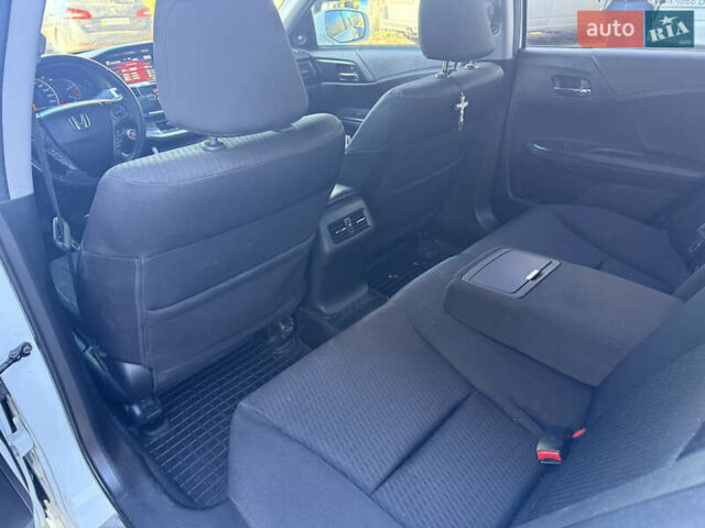 Білий Хонда Аккорд, об'ємом двигуна 2.4 л та пробігом 172 тис. км за 12999 $, фото 28 на Automoto.ua