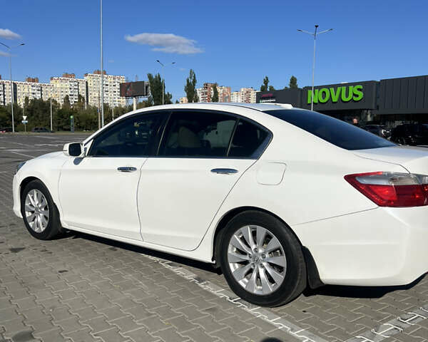 Белый Хонда Аккорд, объемом двигателя 2.4 л и пробегом 125 тыс. км за 12999 $, фото 9 на Automoto.ua