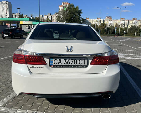 Белый Хонда Аккорд, объемом двигателя 2.4 л и пробегом 125 тыс. км за 12999 $, фото 7 на Automoto.ua