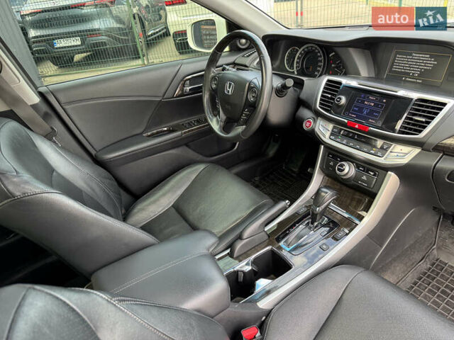 Белый Хонда Аккорд, объемом двигателя 3.5 л и пробегом 229 тыс. км за 16990 $, фото 42 на Automoto.ua