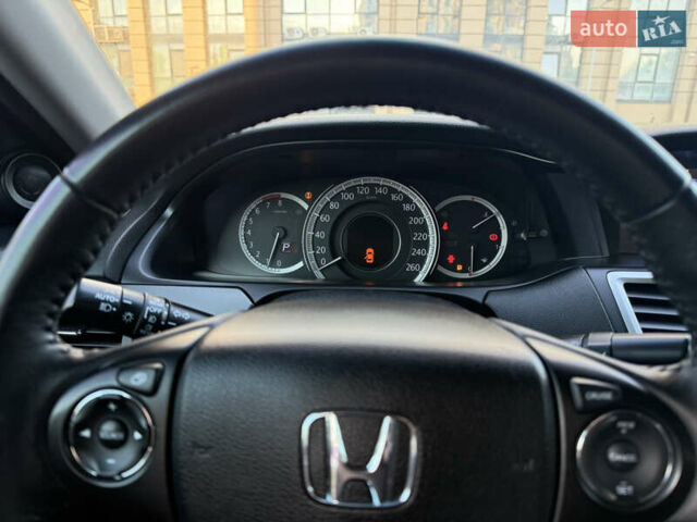 Белый Хонда Аккорд, объемом двигателя 2.4 л и пробегом 170 тыс. км за 13300 $, фото 19 на Automoto.ua