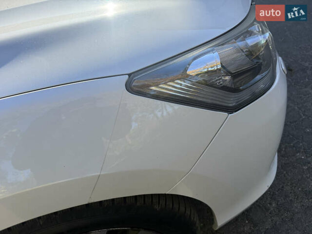 Білий Хонда Аккорд, об'ємом двигуна 2.4 л та пробігом 172 тис. км за 12999 $, фото 17 на Automoto.ua