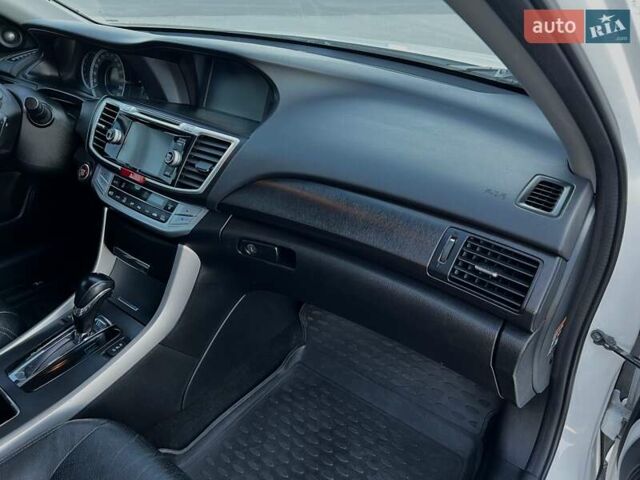 Білий Хонда Аккорд, об'ємом двигуна 2.35 л та пробігом 135 тис. км за 15300 $, фото 27 на Automoto.ua