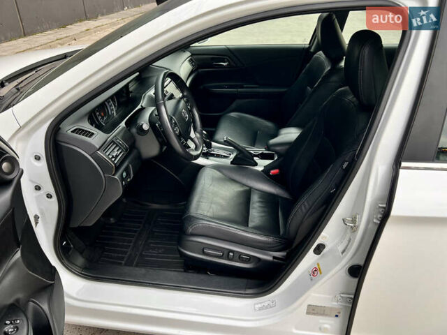 Белый Хонда Аккорд, объемом двигателя 2.4 л и пробегом 185 тыс. км за 12900 $, фото 23 на Automoto.ua