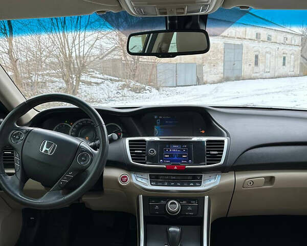 Білий Хонда Аккорд, об'ємом двигуна 2.4 л та пробігом 154 тис. км за 12500 $, фото 11 на Automoto.ua