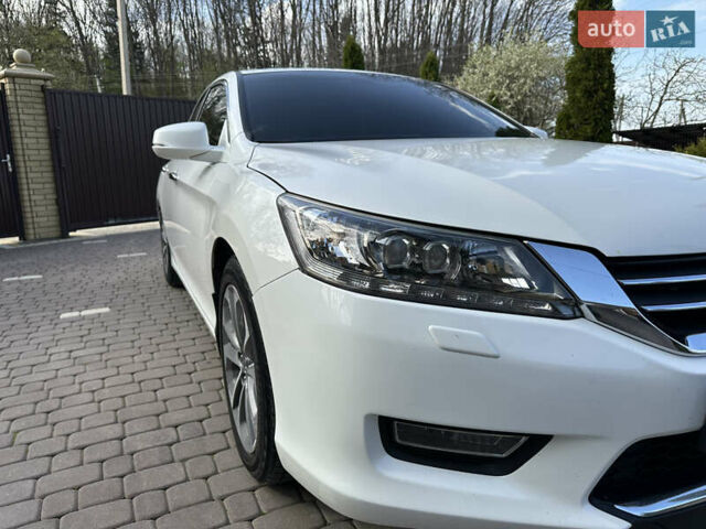Белый Хонда Аккорд, объемом двигателя 2.4 л и пробегом 212 тыс. км за 11500 $, фото 11 на Automoto.ua