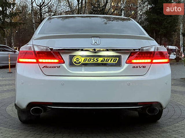 Белый Хонда Аккорд, объемом двигателя 3.47 л и пробегом 140 тыс. км за 12999 $, фото 5 на Automoto.ua