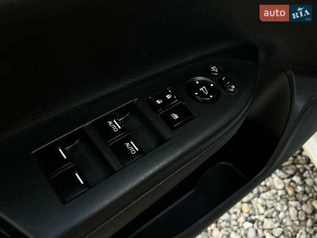 Белый Хонда Аккорд, объемом двигателя 2.4 л и пробегом 191 тыс. км за 13900 $, фото 11 на Automoto.ua