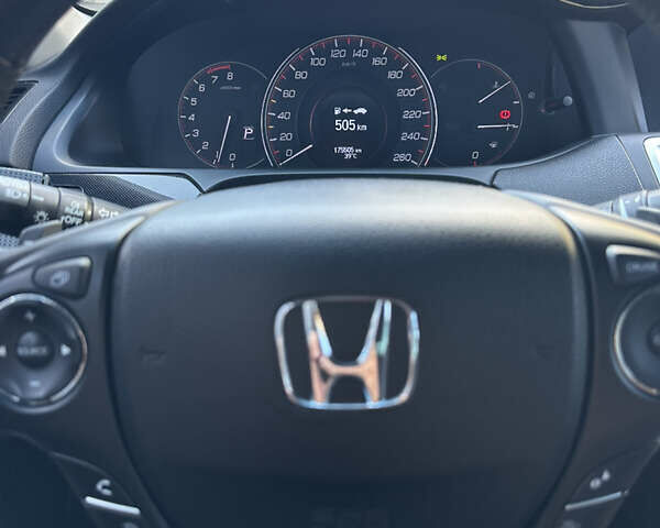 Белый Хонда Аккорд, объемом двигателя 2.4 л и пробегом 175 тыс. км за 13500 $, фото 11 на Automoto.ua