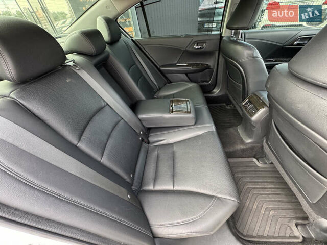 Белый Хонда Аккорд, объемом двигателя 3.5 л и пробегом 229 тыс. км за 16990 $, фото 39 на Automoto.ua