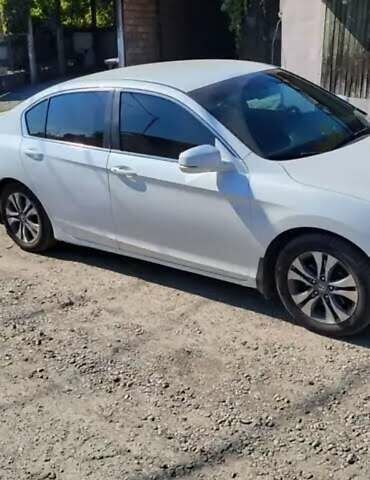 Белый Хонда Аккорд, объемом двигателя 2.36 л и пробегом 226 тыс. км за 10000 $, фото 5 на Automoto.ua