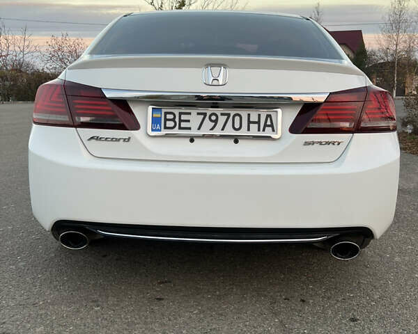 Белый Хонда Аккорд, объемом двигателя 2.35 л и пробегом 197 тыс. км за 11600 $, фото 6 на Automoto.ua