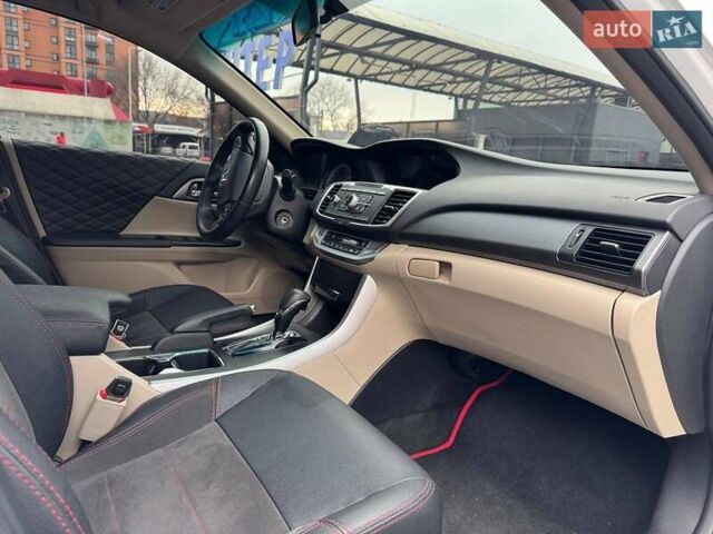 Белый Хонда Аккорд, объемом двигателя 2.36 л и пробегом 147 тыс. км за 11900 $, фото 14 на Automoto.ua