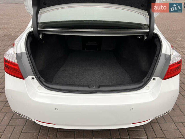 Білий Хонда Аккорд, об'ємом двигуна 2.4 л та пробігом 175 тис. км за 14700 $, фото 27 на Automoto.ua