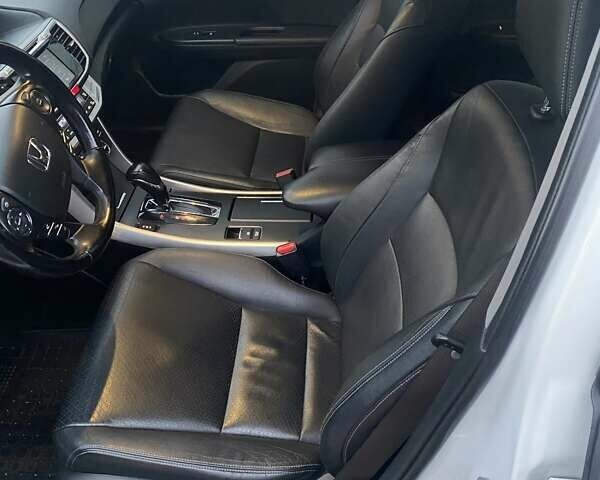 Белый Хонда Аккорд, объемом двигателя 2.36 л и пробегом 130 тыс. км за 15900 $, фото 15 на Automoto.ua