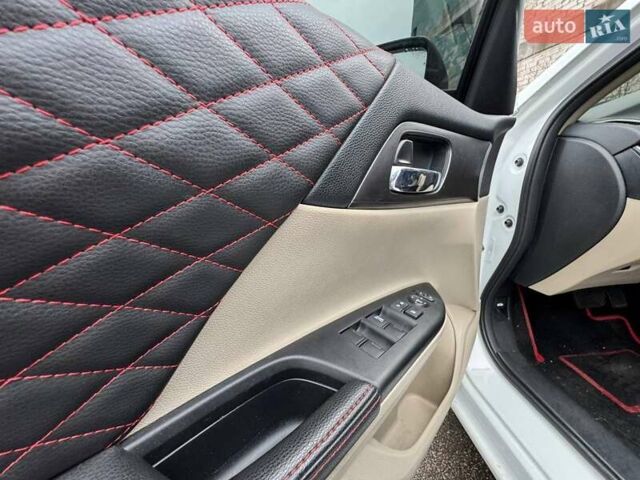 Белый Хонда Аккорд, объемом двигателя 2.36 л и пробегом 147 тыс. км за 11900 $, фото 17 на Automoto.ua