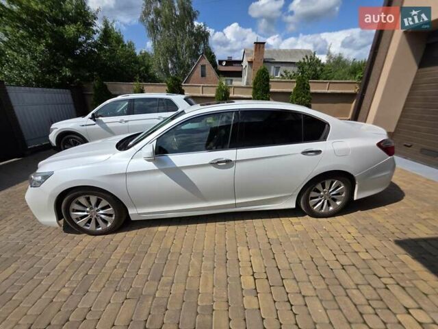 Білий Хонда Аккорд, об'ємом двигуна 2.4 л та пробігом 150 тис. км за 16000 $, фото 3 на Automoto.ua