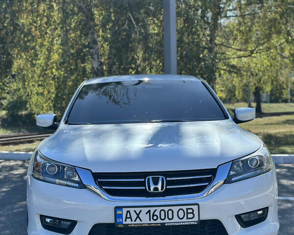 Белый Хонда Аккорд, объемом двигателя 2.35 л и пробегом 150 тыс. км за 12500 $, фото 1 на Automoto.ua