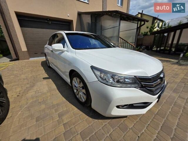Білий Хонда Аккорд, об'ємом двигуна 2.4 л та пробігом 150 тис. км за 16000 $, фото 6 на Automoto.ua