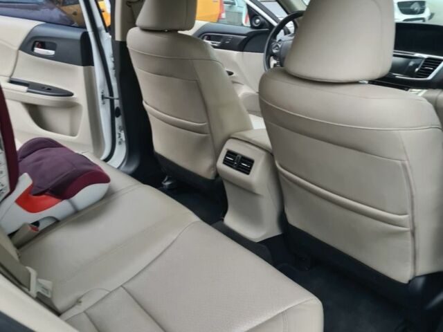 Белый Хонда Аккорд, объемом двигателя 2.4 л и пробегом 180 тыс. км за 13300 $, фото 9 на Automoto.ua