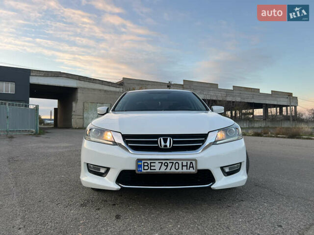 Белый Хонда Аккорд, объемом двигателя 2.35 л и пробегом 197 тыс. км за 11600 $, фото 2 на Automoto.ua