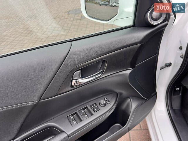 Білий Хонда Аккорд, об'ємом двигуна 2.4 л та пробігом 175 тис. км за 14700 $, фото 23 на Automoto.ua