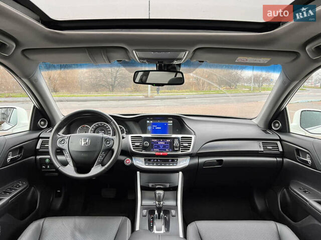 Білий Хонда Аккорд, об'ємом двигуна 2.4 л та пробігом 175 тис. км за 14700 $, фото 14 на Automoto.ua