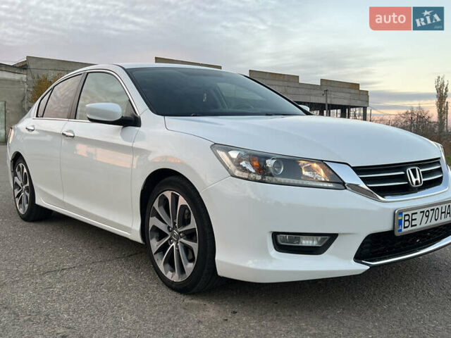 Белый Хонда Аккорд, объемом двигателя 2.35 л и пробегом 197 тыс. км за 11600 $, фото 9 на Automoto.ua