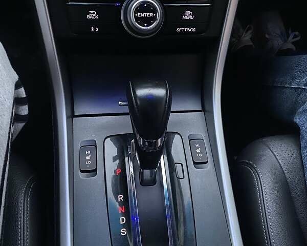 Белый Хонда Аккорд, объемом двигателя 2.36 л и пробегом 130 тыс. км за 15900 $, фото 17 на Automoto.ua