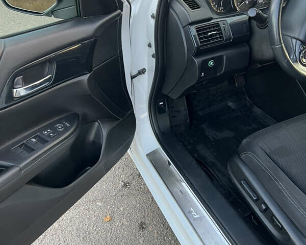 Белый Хонда Аккорд, объемом двигателя 2.35 л и пробегом 197 тыс. км за 11600 $, фото 11 на Automoto.ua