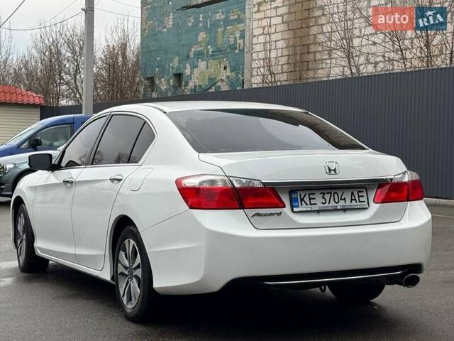 Белый Хонда Аккорд, объемом двигателя 2.36 л и пробегом 147 тыс. км за 11900 $, фото 4 на Automoto.ua