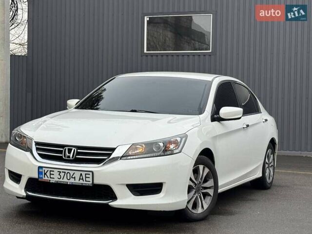 Белый Хонда Аккорд, объемом двигателя 2.36 л и пробегом 147 тыс. км за 11900 $, фото 1 на Automoto.ua