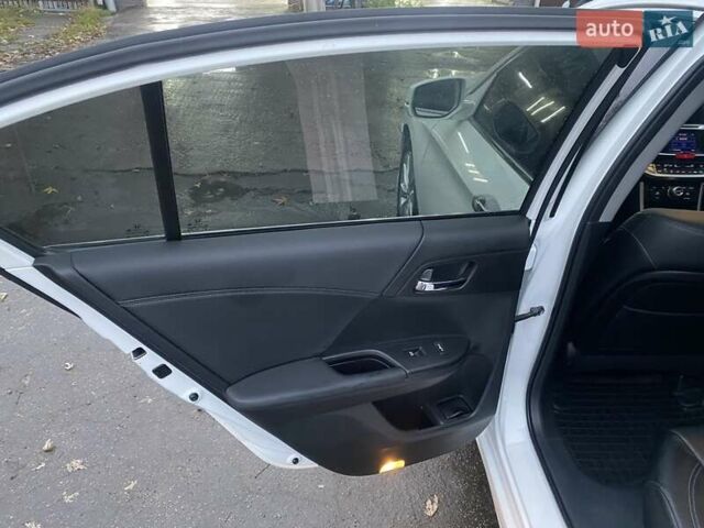 Белый Хонда Аккорд, объемом двигателя 2.36 л и пробегом 130 тыс. км за 15900 $, фото 9 на Automoto.ua