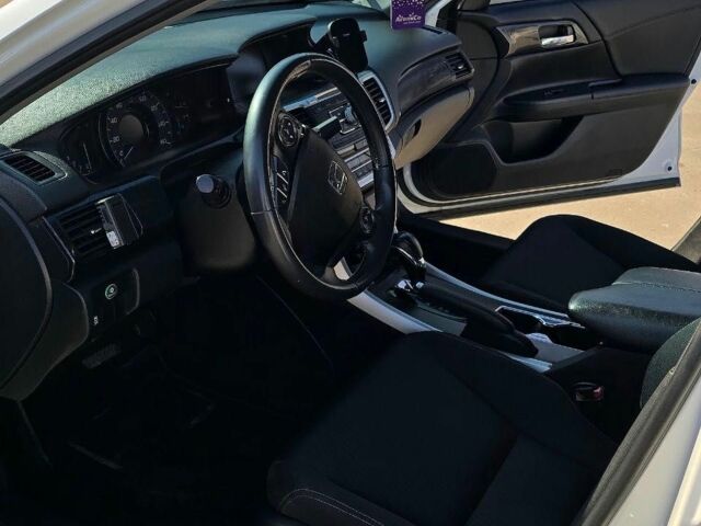 Белый Хонда Аккорд, объемом двигателя 2.4 л и пробегом 203 тыс. км за 11300 $, фото 20 на Automoto.ua