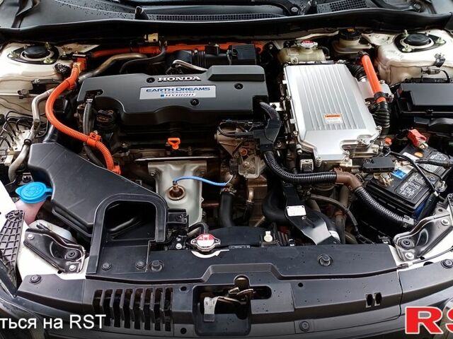 Білий Хонда Аккорд, об'ємом двигуна 2 л та пробігом 60 тис. км за 16500 $, фото 1 на Automoto.ua