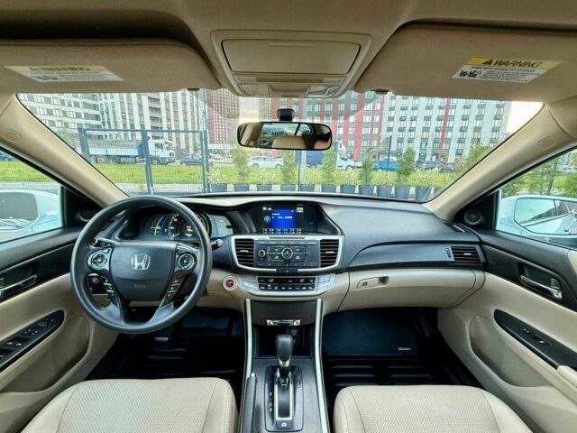Белый Хонда Аккорд, объемом двигателя 2 л и пробегом 278 тыс. км за 11950 $, фото 17 на Automoto.ua