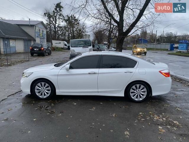 Белый Хонда Аккорд, объемом двигателя 2.36 л и пробегом 130 тыс. км за 15900 $, фото 1 на Automoto.ua