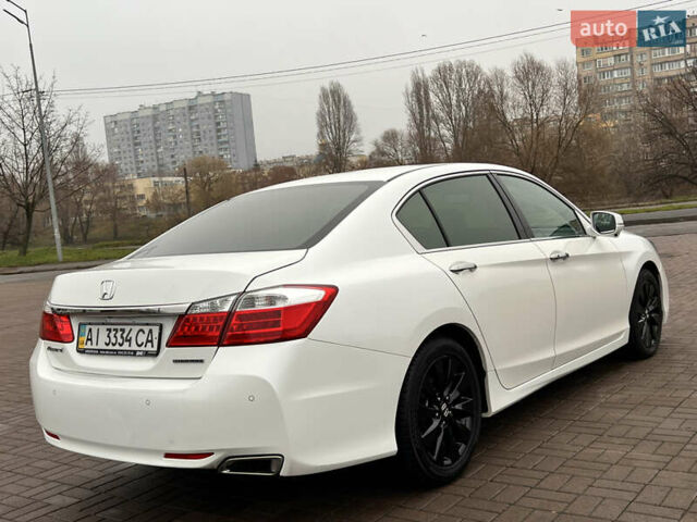 Білий Хонда Аккорд, об'ємом двигуна 2.4 л та пробігом 175 тис. км за 14700 $, фото 5 на Automoto.ua