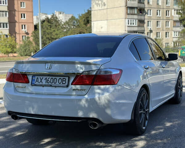 Белый Хонда Аккорд, объемом двигателя 2.35 л и пробегом 150 тыс. км за 12500 $, фото 4 на Automoto.ua