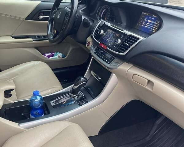 Хонда Аккорд 2014 в Чернигове на Automoto.ua Белый Хонда Аккорд, объемом двигателя 2.4 л и пробегом 190 тыс. км за 13500 $, фото 7 на Automoto.ua