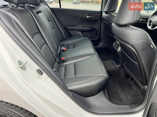 Білий Хонда Аккорд, об'ємом двигуна 2.4 л та пробігом 175 тис. км за 14700 $, фото 13 на Automoto.ua