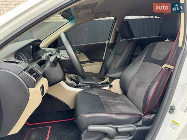 Белый Хонда Аккорд, объемом двигателя 2.36 л и пробегом 147 тыс. км за 11900 $, фото 9 на Automoto.ua