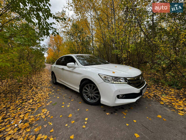 Білий Хонда Аккорд, об'ємом двигуна 2.36 л та пробігом 238 тис. км за 15500 $, фото 1 на Automoto.ua