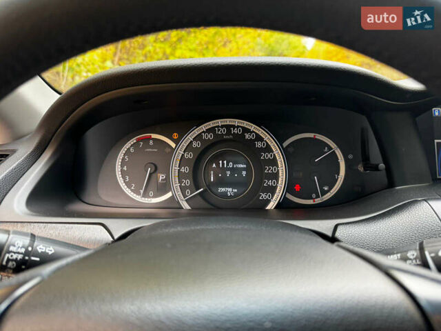 Білий Хонда Аккорд, об'ємом двигуна 2.36 л та пробігом 238 тис. км за 15500 $, фото 10 на Automoto.ua