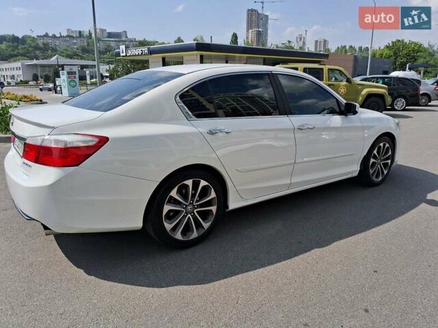 Білий Хонда Аккорд, об'ємом двигуна 2.4 л та пробігом 126 тис. км за 12500 $, фото 14 на Automoto.ua
