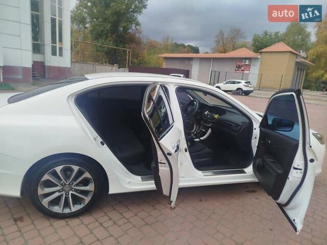 Хонда Аккорд 2015 в Каменское - Днепродзержинск на Automoto.ua Белый Хонда Аккорд, объемом двигателя 2.36 л и пробегом 204 тыс. км за 12500 $, фото 1 на Automoto.ua