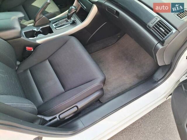 Білий Хонда Аккорд, об'ємом двигуна 2.4 л та пробігом 126 тис. км за 12500 $, фото 23 на Automoto.ua