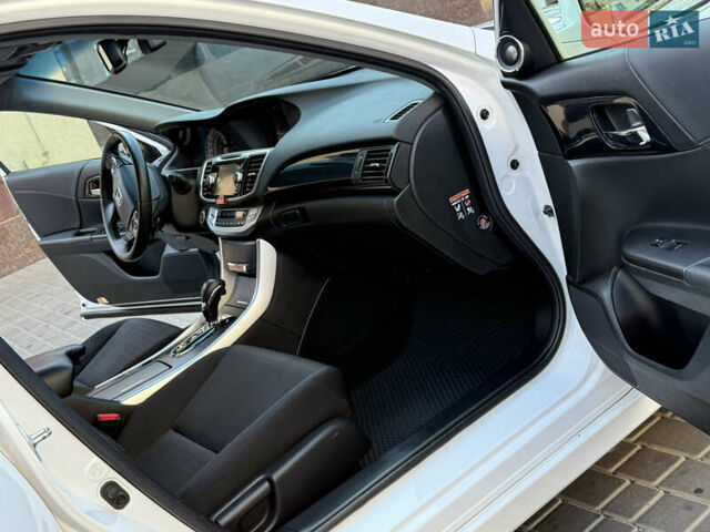 Білий Хонда Аккорд, об'ємом двигуна 2.4 л та пробігом 136 тис. км за 15600 $, фото 46 на Automoto.ua