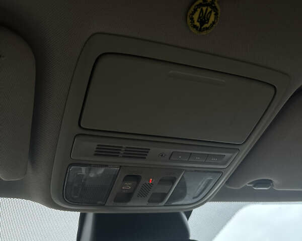 Белый Хонда Аккорд, объемом двигателя 2.36 л и пробегом 180 тыс. км за 13000 $, фото 61 на Automoto.ua